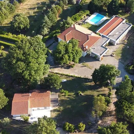 Suíte espaçosa a 4 min do centro Pensión Viseu